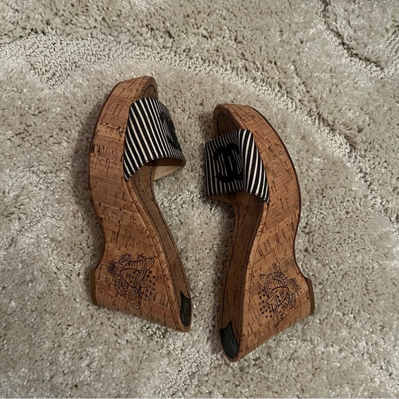 Vintage Chanel Stripe Cork Sandals - Picture 6 of 12